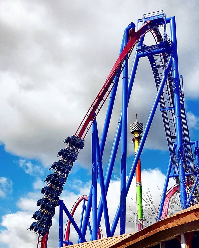 zeebardbaird's tweet photo. 👻 #banshee #baeshee #rollercoaster #bolligerandmabillard #kingsisland #kibestday #amusemen… https://t.co/E4tM9iYl4M https://t.co/8boczbHfbq