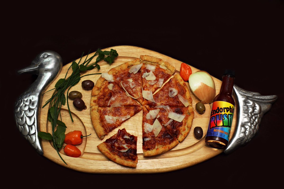 ussauce's tweet photo. #pizza and #endorphinrushhotsauce #loveaffair #hotsauce #ussauce #hotsaucelovers #foodie #chicago https://t.co/CbhFUkuL0S