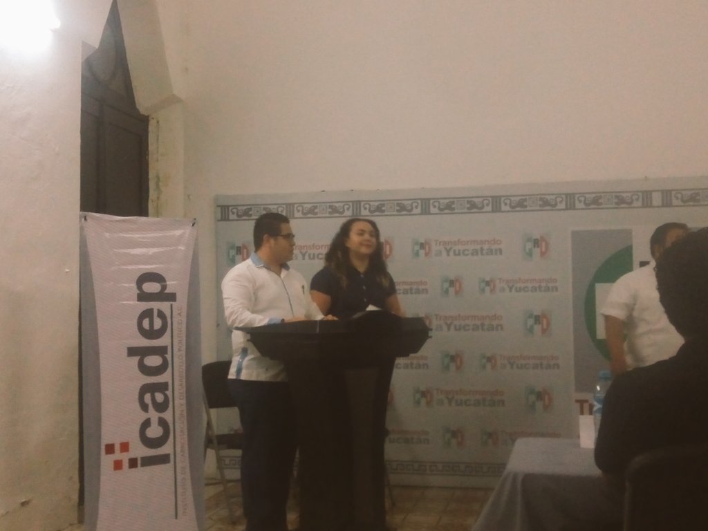 MujeresIcadepY's tweet photo. Nuestras compañeras participando en la 3era edición de #CirculosdeDebate fase estatal @Blanquismeno @CarlosCetina @liclucila @petus_line https://t.co/SyqrflLyQw
