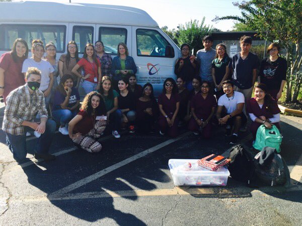 Hhs_HOSA_2016's tweet photo. We had a great time visiting humble health care nursing home! The residents were so great full &amp; happy!😁 @Hhs_HOSA_2016 https://t.co/dTipZYBnbM