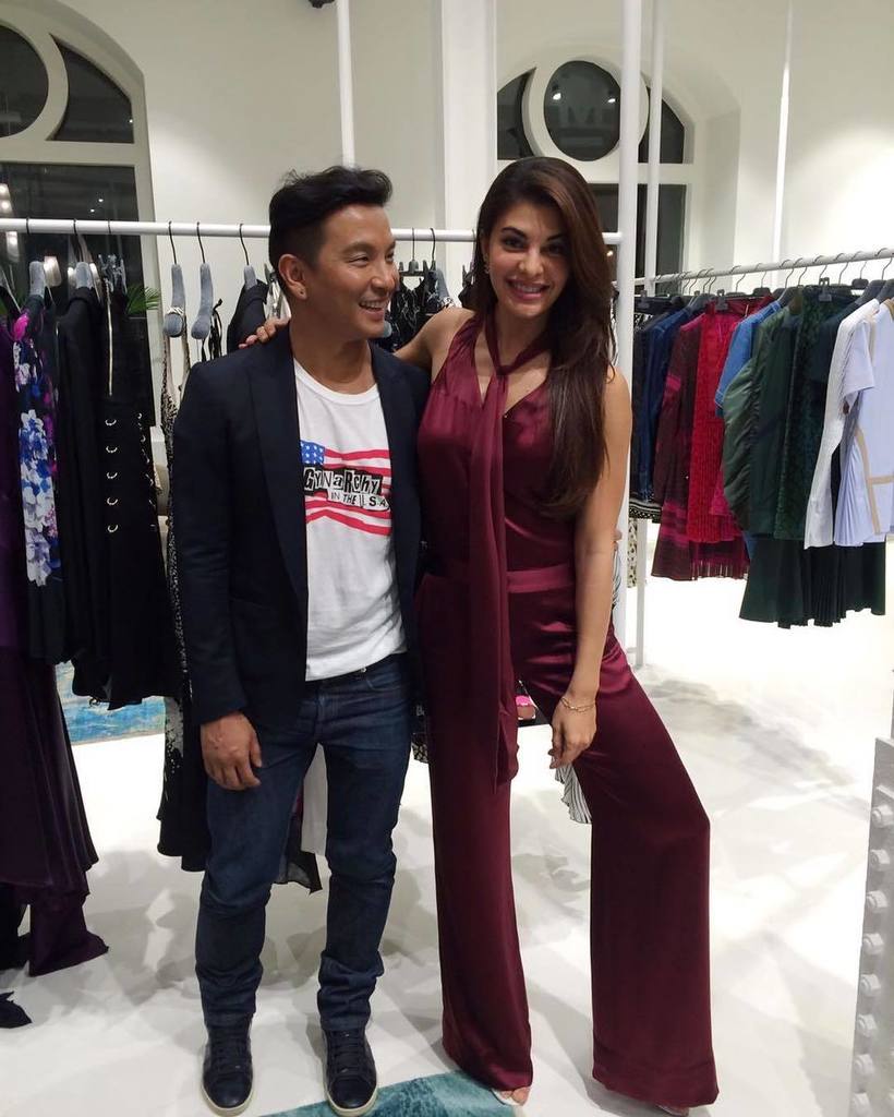 Asli_Jacqueline's tweet photo. I don't usually wear jumpsuits, but I'm a convert thanks to this man! 😘 @prabalgurung @lem… https://t.co/Z3bxNPNKJC https://t.co/lMt5hfHnFw