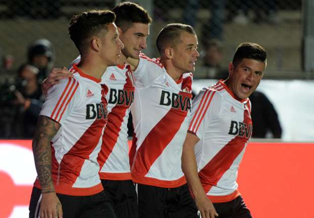 Deporte_9's tweet photo. #River vs #Unión | Batalla; Moreira, Maidana, Mina, Casco; Ponzio, Rossi, Andrade, Martinez; Driussi y Alario. https://t.co/3socB9mwy0