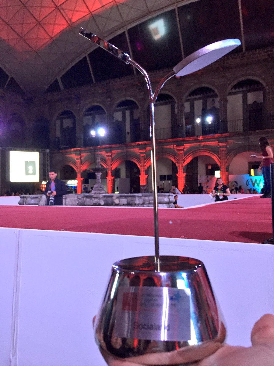 BESOBYLLYC's tweet photo. ¡Dentro de las mejores empresas para trabajar en la categoría Generación Millennials! 7º lugar 👏👏👏 #OrgulloSocialander https://t.co/RYf32HX6P0