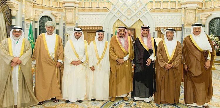 خادم الحرمين الشريفين يستقبل بالديوان الملكي بالرياض اليوم معالي الشيخ ناصر المعولي رئيس جهاز الرقابة المالية والإدارية للدولة.