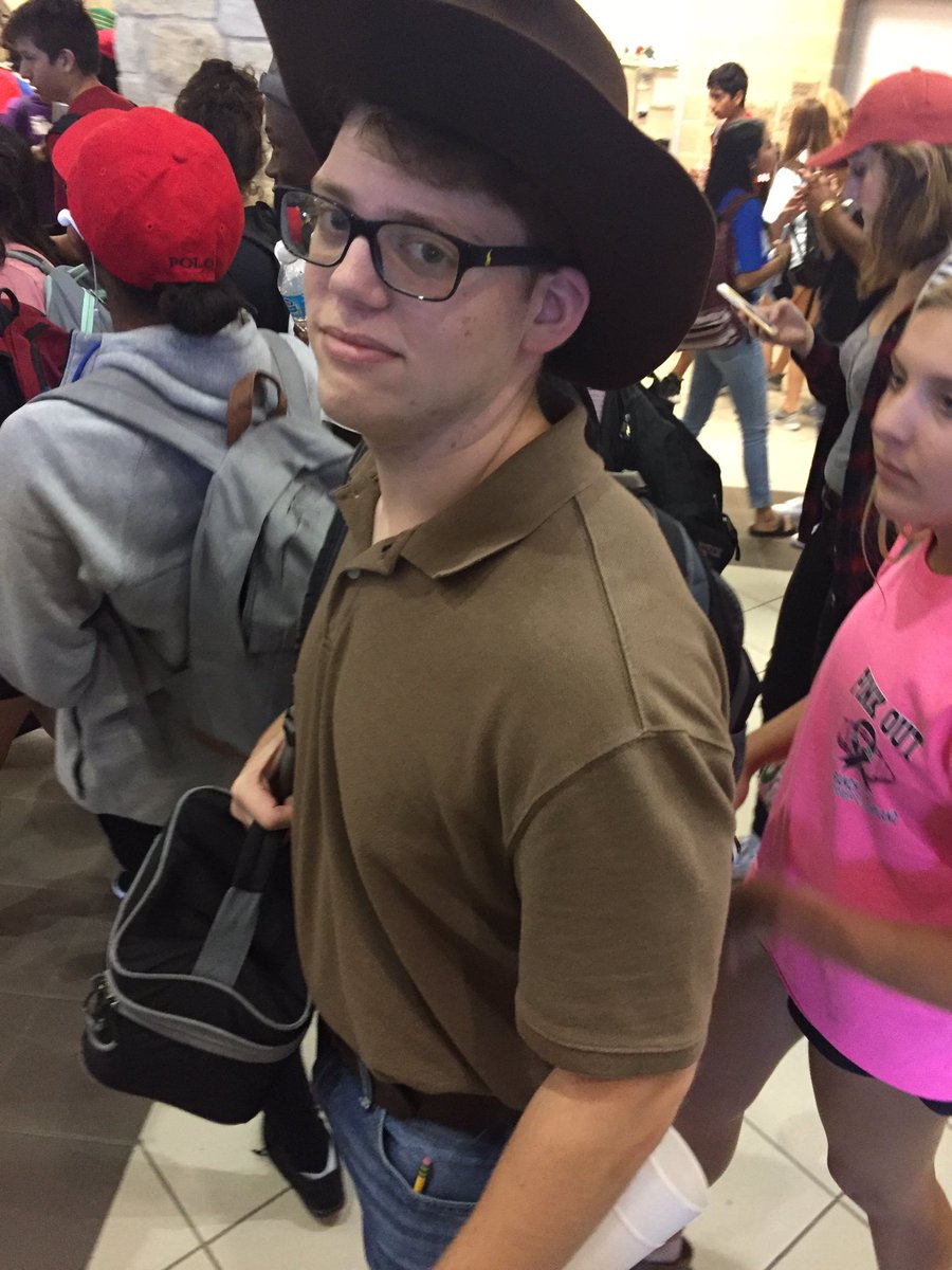 ryan_uderswag's tweet photo. Brought out my inner cowboy for hat day #YeeYee https://t.co/kZu0TCY1CO