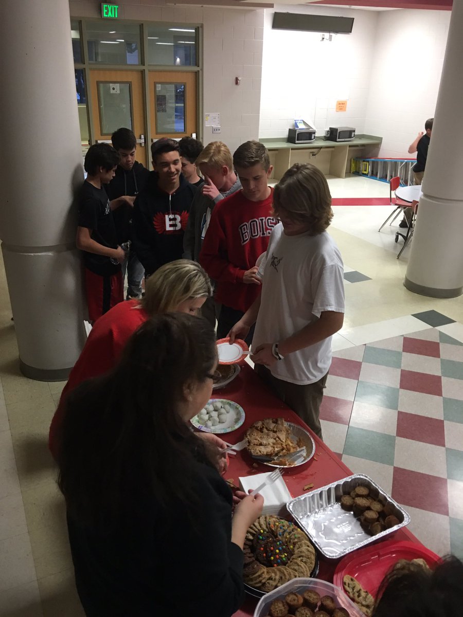 Freshmen football celebrates a great season tonight❗️Thank you players &amp; coaches for all your hard work❗️👋👊🏈 #BRM2263