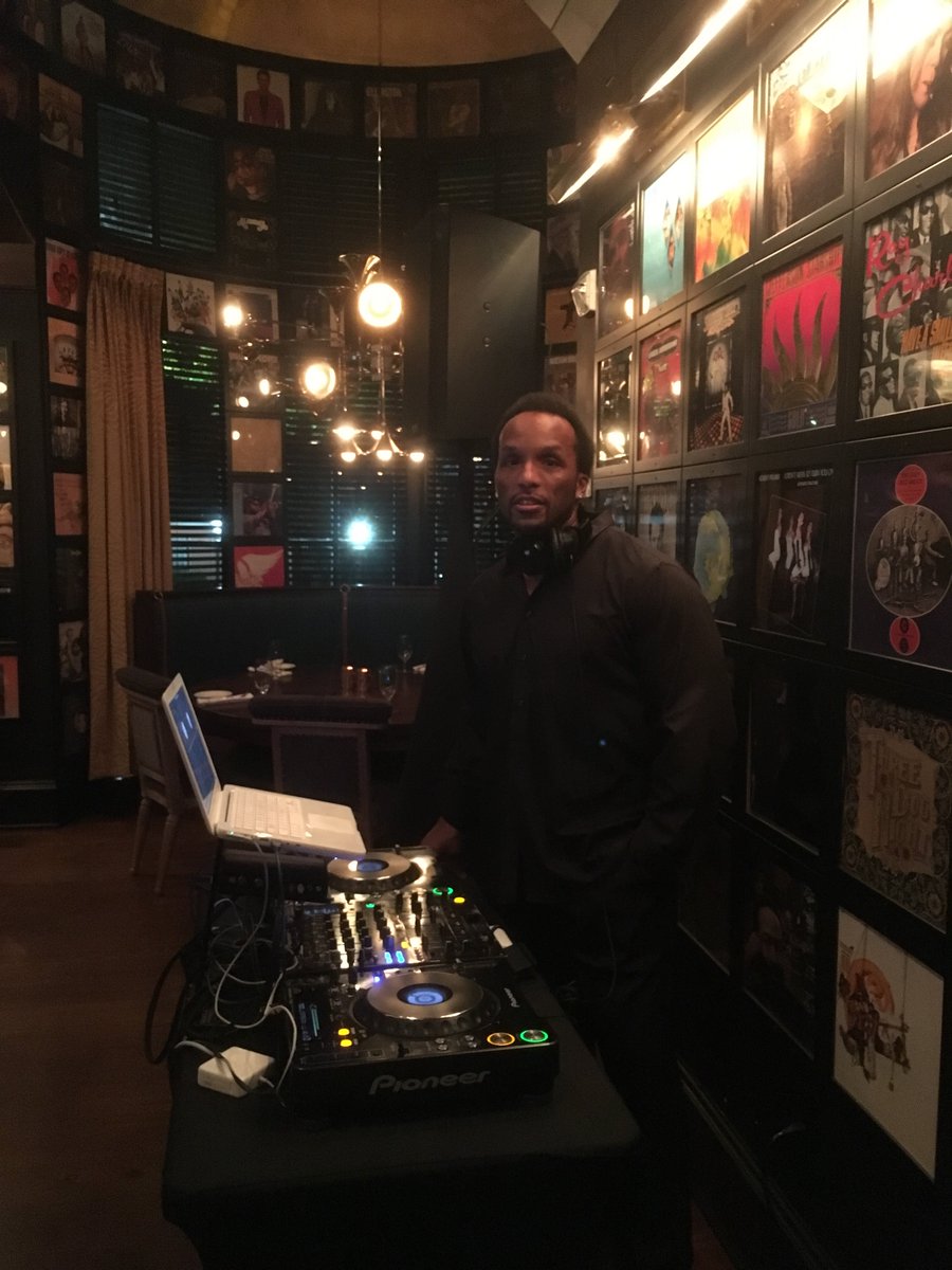 djjstrong's tweet photo. #djjstrong #autographbrasserie #radnortownship #motowndj #oldschooldj #discodj #randbdj #hiphopdj #slowjamdj #jerseyboy4life https://t.co/DKxvHCEunO