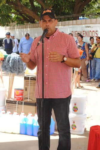 Omar_PrietoPSUV's tweet photo. #Noticia: Alcalde Omar Prieto continúa con el despliegue del Gobierno de Calle https://t.co/PwSjeqGLgG https://t.co/qEF7KanMKz