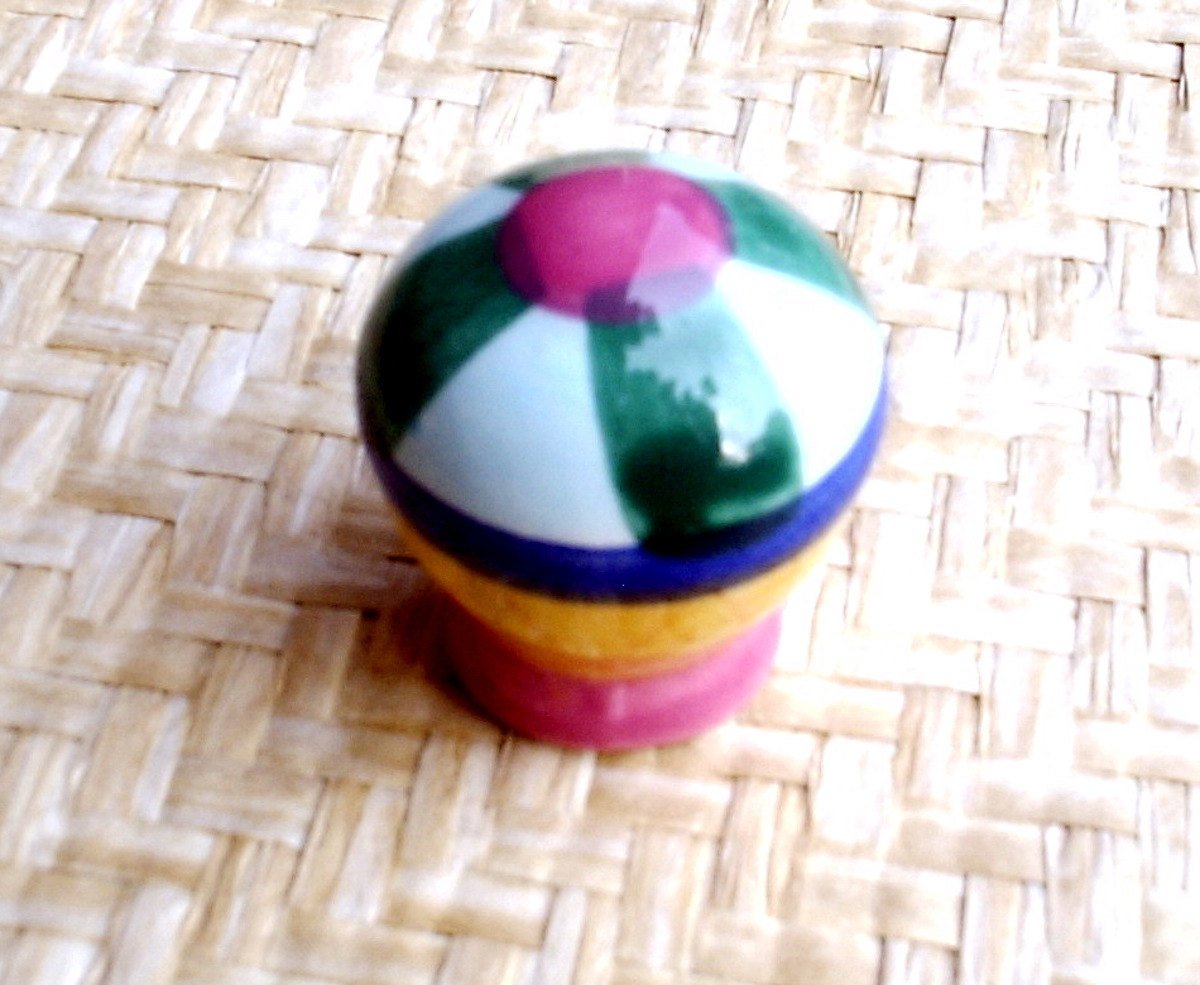 ECKandD's tweet image. Ceramic Knob Hot Air Balloon design Multi-color Cabinet Knob  Kids Dresser Draw… tuppu.net/d698cf22  #KidsKnobs