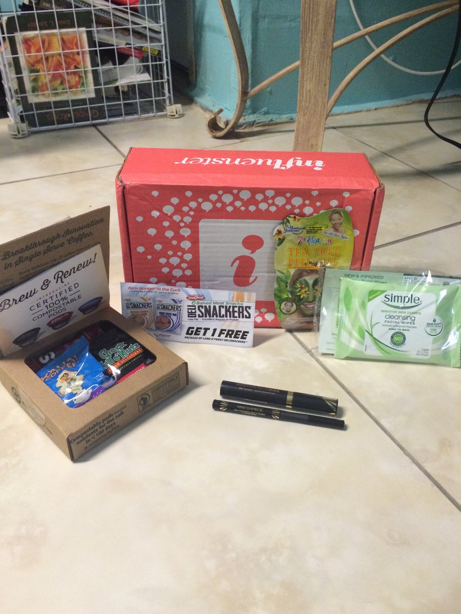 Ev_L0VE's tweet photo. #pepvoxbox #contest #pureiceshine #my7thheaven #targetxmaxfactor #makeup4makeup #delisnackers #kauaicoffeetime https://t.co/n9OQ9wRwIP