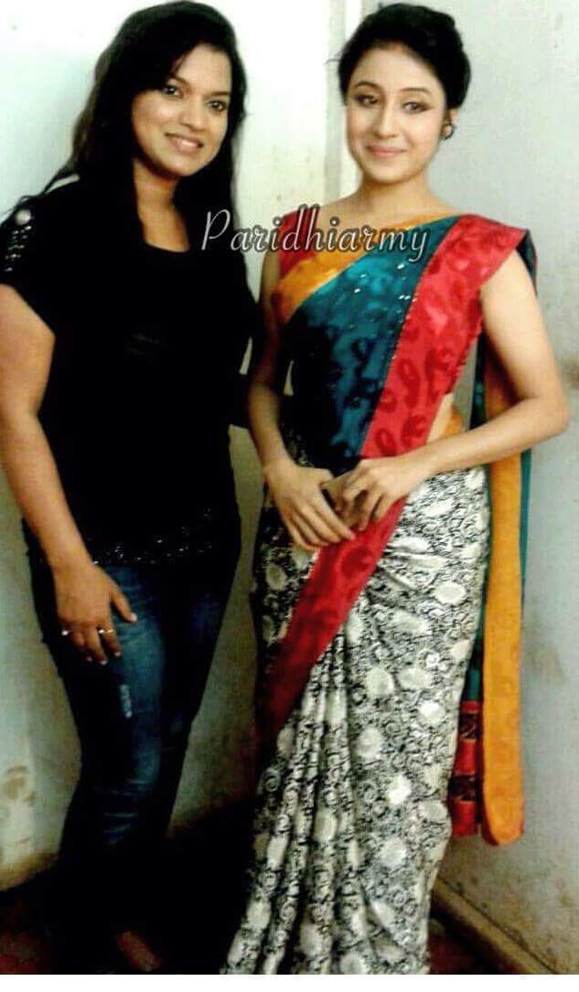 ParidhiFanatics's tweet photo. Simple Yet Beautifull 
Gorgeous Girl @paridhiofficial https://t.co/zqNrMuw7Fz