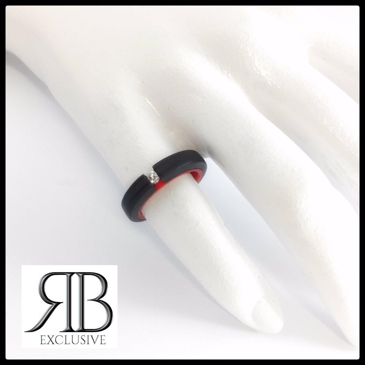 RONvandenBOSCH_'s tweet photo. You can make a perfect combination with your beautiful Louboutin shoes @LouboutinWorld #lifestyle #luxury #diamond #rbexclusive  #jewelry https://t.co/DRHIAIqOmo