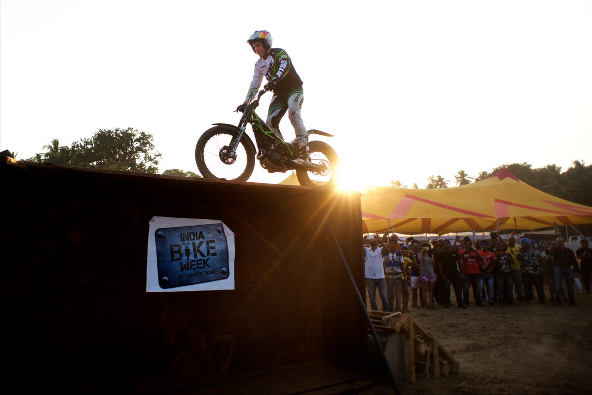 indiabikeweek's tweet photo. #Throwback: Dougie Lampkin's stunning performance at #IBW2016!
@dougielampkin https://t.co/JwlRgpcugz