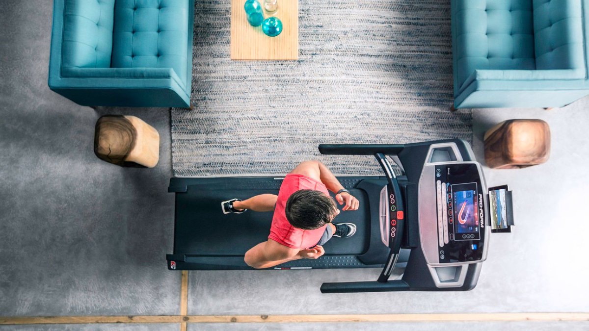 ICISPORTLeClub's tweet photo. Faire du #sport en #entreprise : courir sur un tapis de course ou travailler pourquoi choisir ? https://t.co/td5dLKIPri https://t.co/BI7FzLJ3Ht