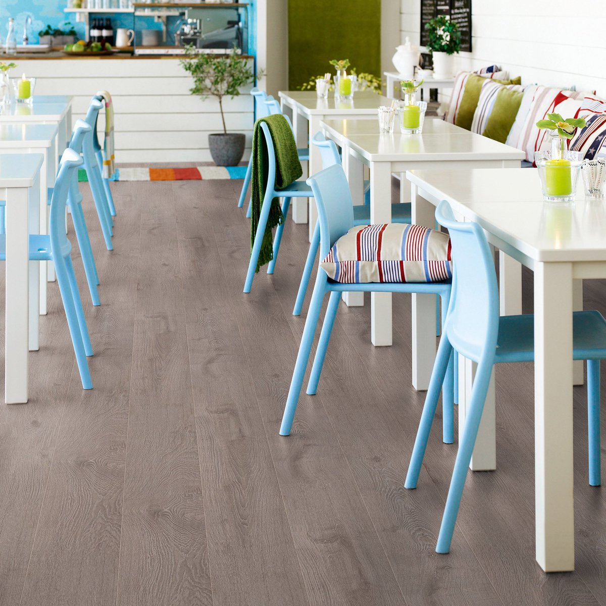 PergoEuropeAB's tweet photo. Taupe Oak laminate floor featuring creates the impression of a plank that never ends. #endlessplank #interiordesign https://t.co/PkKXIH81cw https://t.co/6vzOR3m2M6