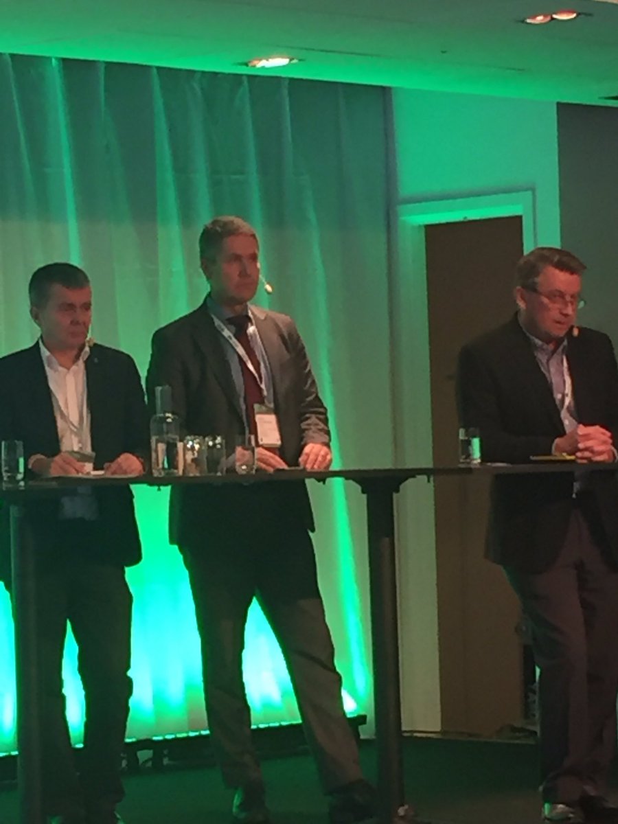 UniperSweden's tweet photo. @JohanSvenningss på #vind2016 om behovet av nya systemtjänster för fortsatt leveranssäkerhet som gagnar all elproduktion och elsystemet. https://t.co/2Jqiw1vBH7