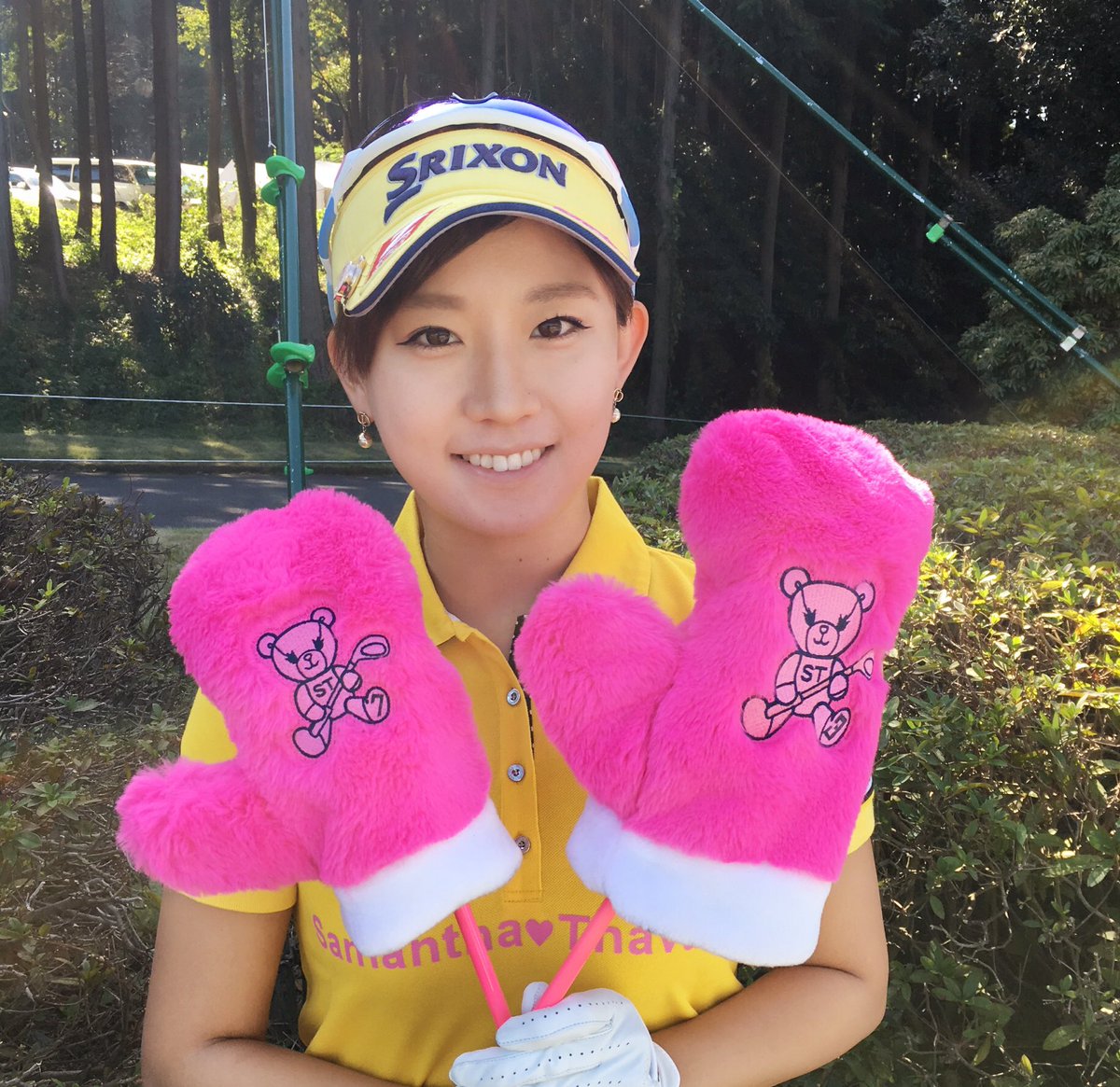 手袋ではなく、なんと！！ Samantha Thavasa の新しいヘッドカバーです