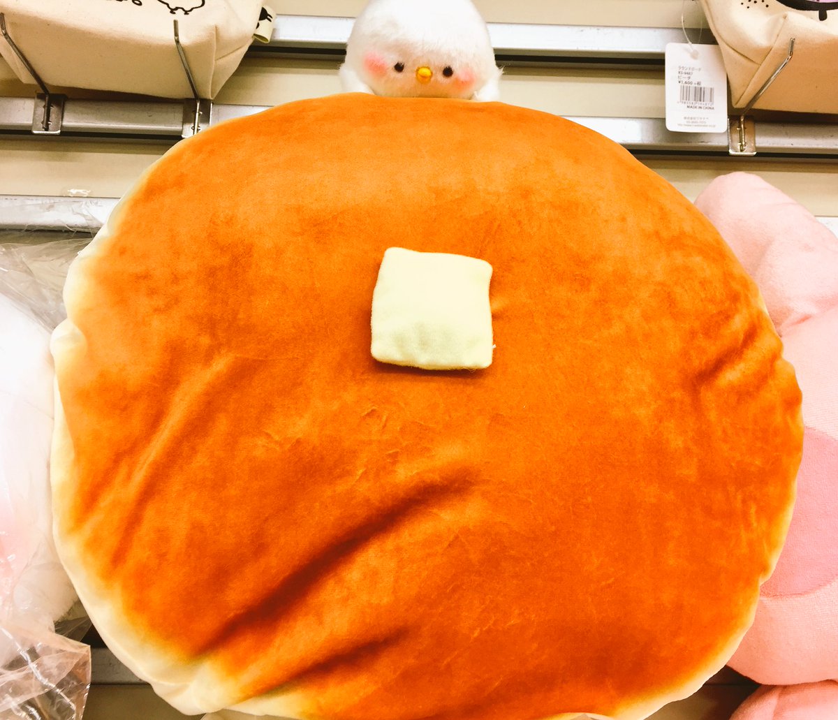 吉祥寺ロフト Na Twitteru ホットケーキオンザピスケ ㅂ ほわっほわのクッションです ๑ カナヘイ ピスケ かわいい