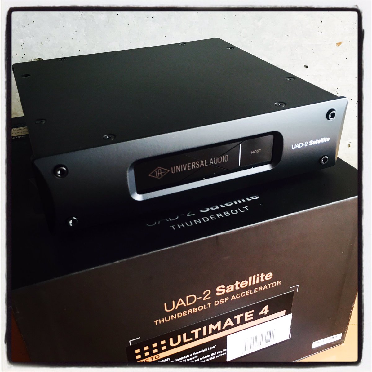 KenAraiTokyo's tweet photo. 自宅スタジオにもULTIMATE4導入
MIXがさらにパワーUPしてくれると嬉しいな👏🏻👏🏻👏🏻
#UAD2 #ULTIMATE4 https://t.co/SMegJGqjnh