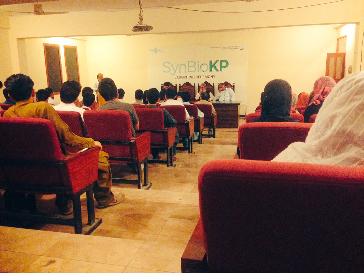 iGEM_Peshawar's tweet photo. We solute Mr. Younas Javed, the Secretary of Science, Technology and Information Technology. #ThankYou from #pewteam https://t.co/jWuOa9LIem