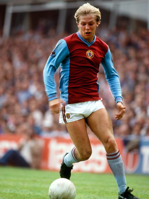 BIGVILLA70's tweet photo. 27 Oct 79: Villa settled for a point from a trip to Molineux - Gary Shaw scoring in the 1-1 draw. #avfc NEW BOOK ➡️ https://t.co/9nhWWY8I0Z https://t.co/7jQ04S3O6B