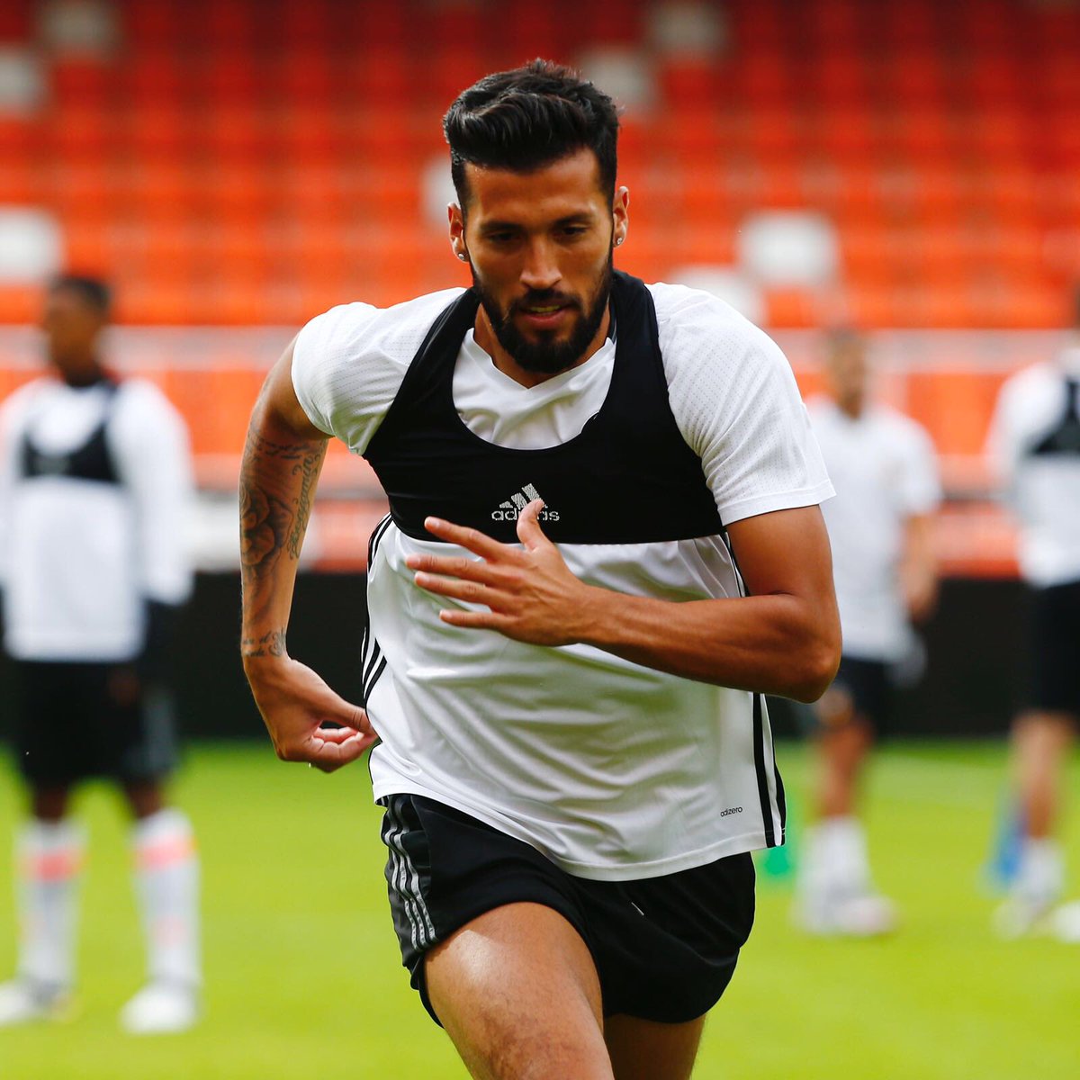 Garay_24's tweet photo. El que no tiene objetivos, no puede alcanzarlos.
#G24 #amuntvalencia https://t.co/GTSjpQ1WjJ