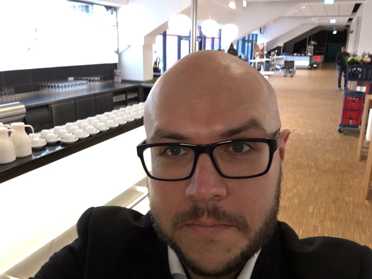 Michael_Nitsche's tweet photo. Today #ecommerce Day in #Regensburg. @Haendlerbund #strebersitzenvorn #ibiresearch im Stadion vom #SSVJahnRegensburg https://t.co/NrewpnzSXK