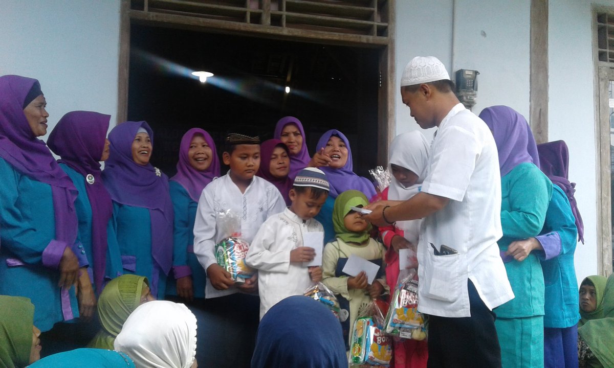 PkbMagelang's tweet photo. Selapanan Nariyahan &amp; Santunan Anak Yatim https://t.co/6Bshd97qbb