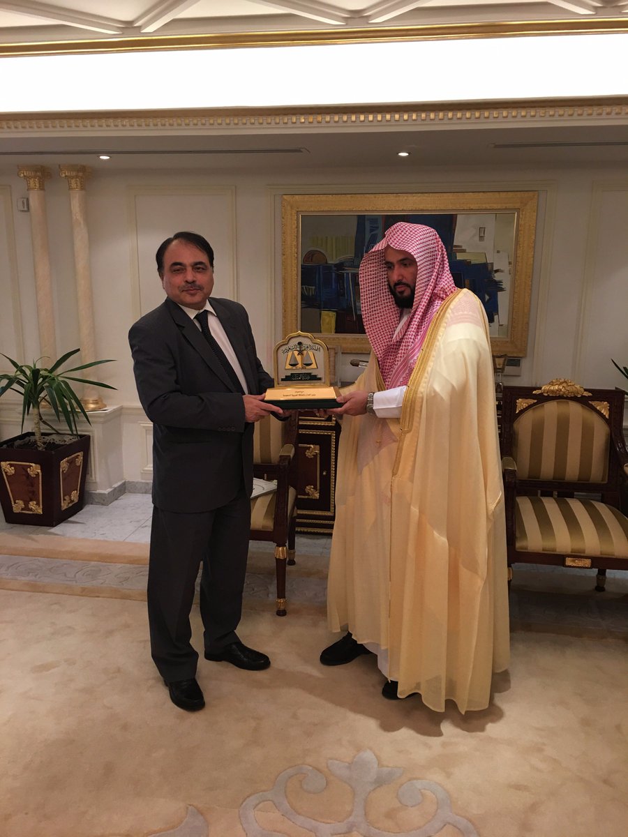 pakembassyksa's tweet photo. Ambassador Manzoor ul Haq meeting with Saudi Justice Minister  Walid Al-Samaani, in Riyadh. Matters of mutual interests were discussed. https://t.co/ln1FZ9qPYu
