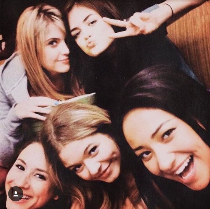 drowninalcol's tweet image. My poor heart, I'll miss you. #PLLFinale #pll #PLLfamilyforever