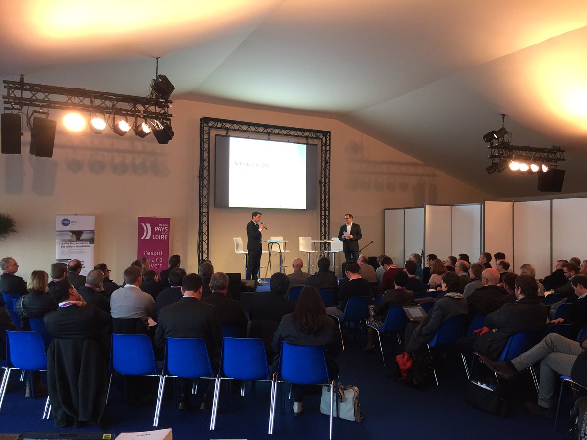 Neopolia_'s tweet photo. #VG2016 @spilard @paysdelaloire introduit la TR #nautisme "le Vendée Globe fait partie du patrimoine de la Région" https://t.co/WQftpecQnR