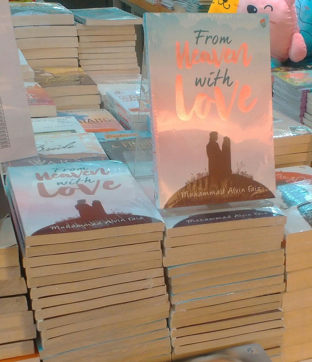 Harryanto12345's tweet photo. Sudah hadir nih #Bukubaru @GramediaTsm Bandung #Fromheavenwithlove karya @Alvin_411 penerbit @Bukune @infobukuID https://t.co/CaJwBPWqPP