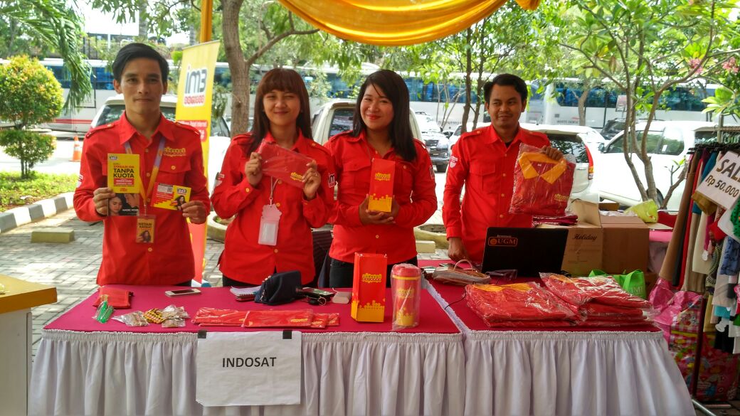 kunjungi booth @indosatooredooistc dan dapatkan paket" internet indosat ooredoo di depan Lawson UBM..#ubm #sahabatprestasi #sahabatprestasi