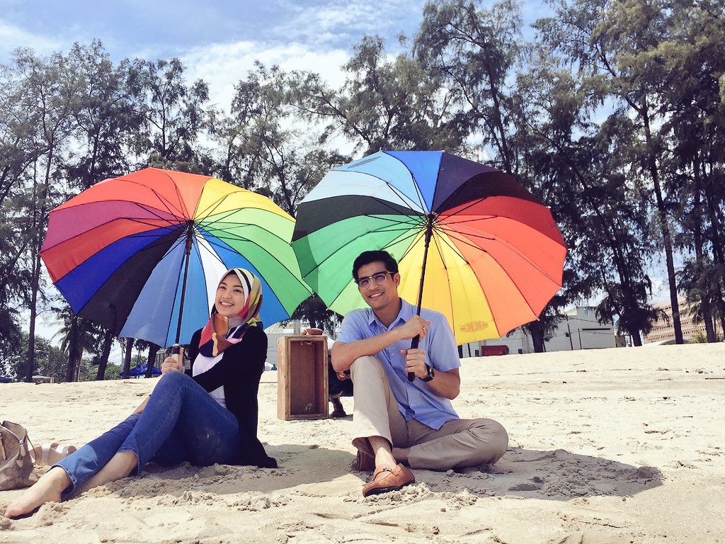GMX_exchangie's tweet photo. Kenangan shooting #biarakujadipenunggu #pantaibatuburuk #terengganu https://t.co/WxBQzvi2Lw