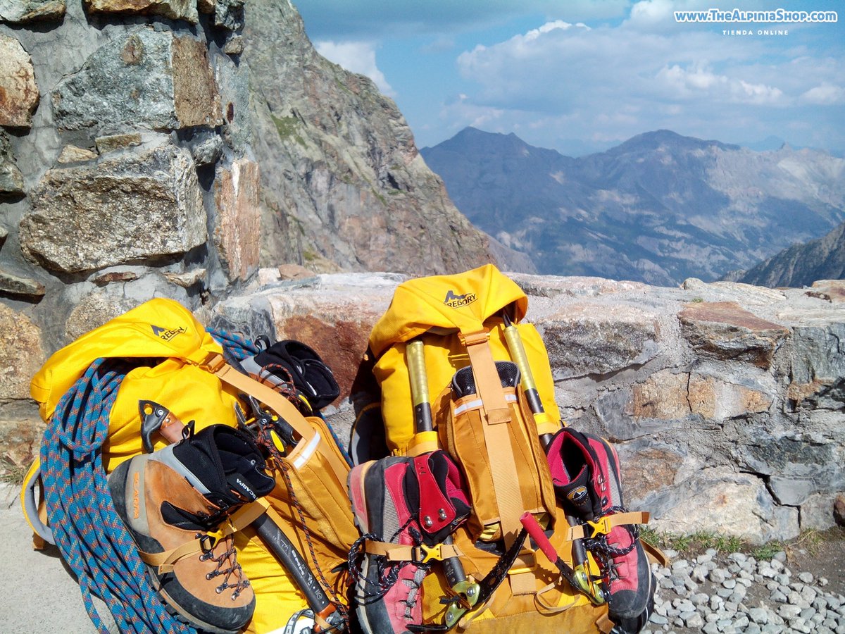 TheAlpiniaShop's tweet photo. #oferton ¡La mejor mochila de alpinismo del mercado, al mejor precio! https://t.co/MdoBaT28NN https://t.co/N3QrWSk15Y