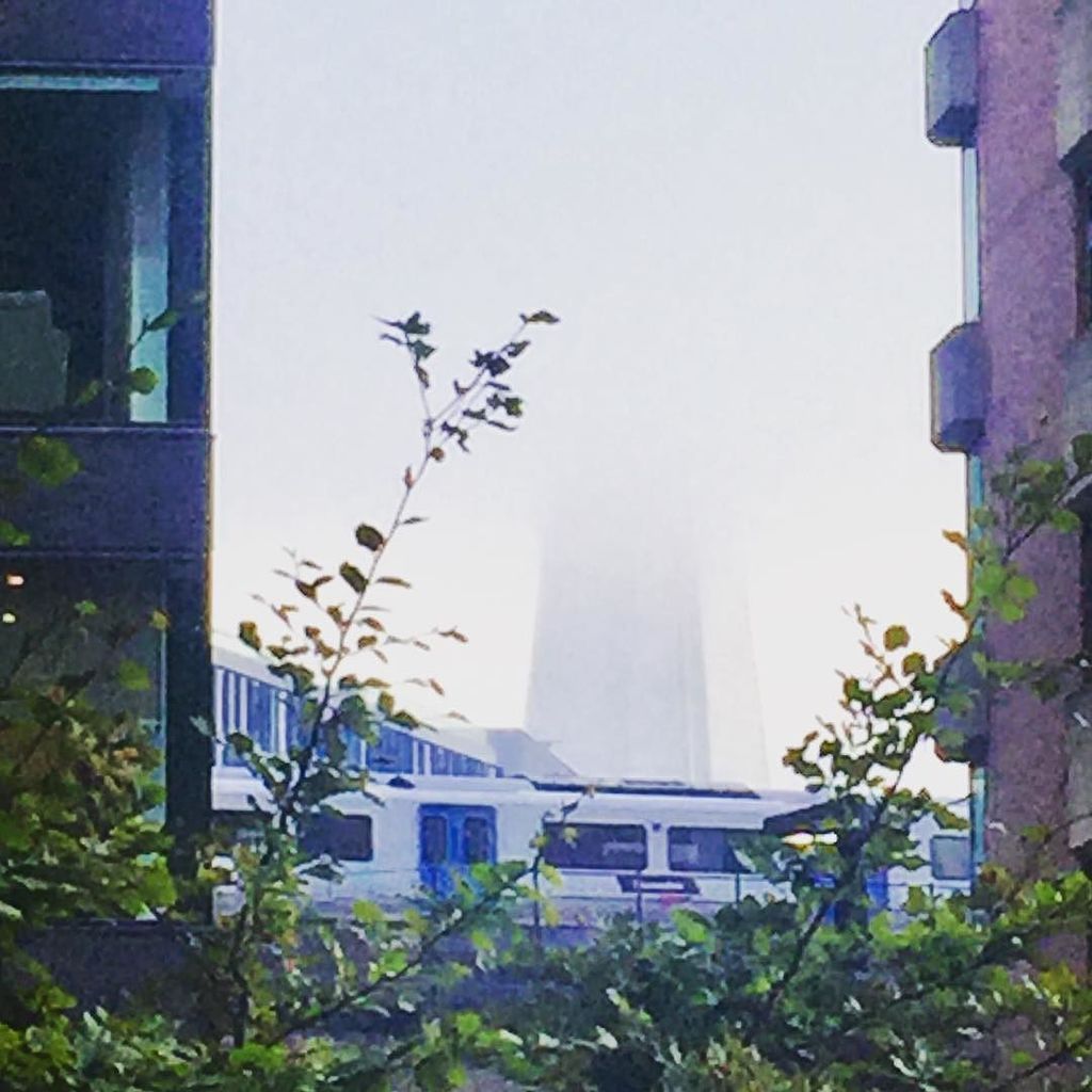 Is something missing? #shard #mist #autumn #london #fog disappearinglondon ift.tt/2dNyNLJ