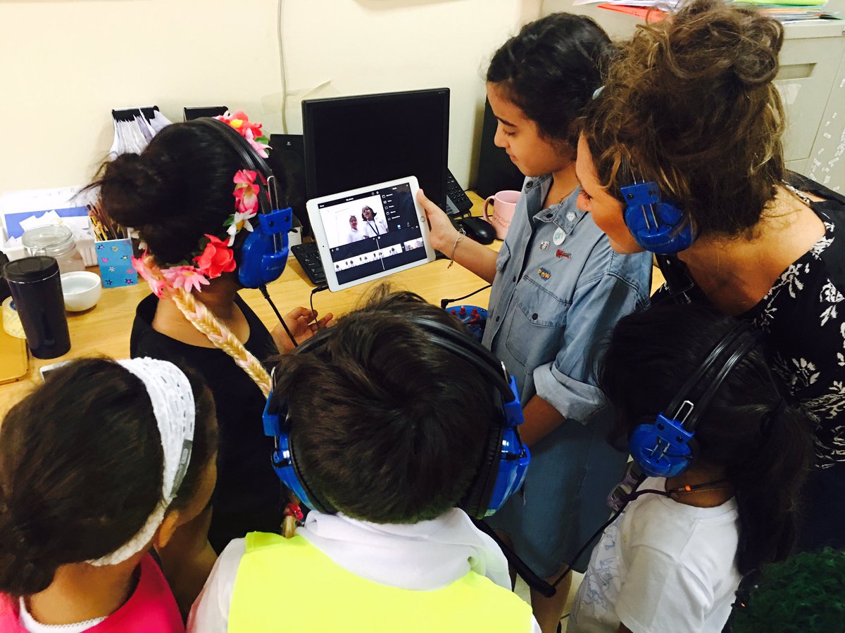 makingoodhumans's tweet photo. So proud of @MsTarynGR4 for sharing their learning with @Msashleygrade1 #aisq8 https://t.co/A7zgeUhjks
