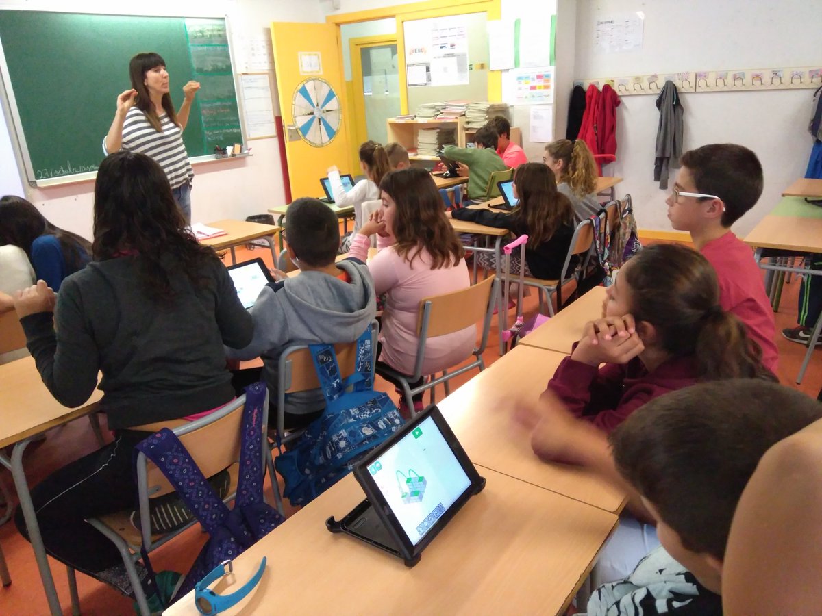 MLuisaForjan's tweet image. Celebrando la #codeweek2016  con #eduin