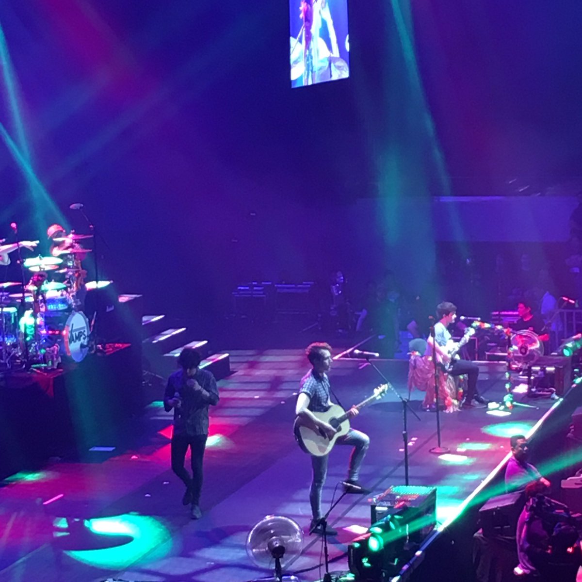 aliya1107's tweet photo. #MMILive2016 #InTheMix #TheVampsTrilogy πβ€οΈ #tbt https://t.co/4eKc65JCFw