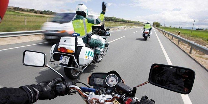 ro_des's tweet image. Velocidad, cinturón, alcohol: los vídeos de la DGT que muestran las mismas infracciones de siempre al volante circulaseguro.com/como-podemos-c…