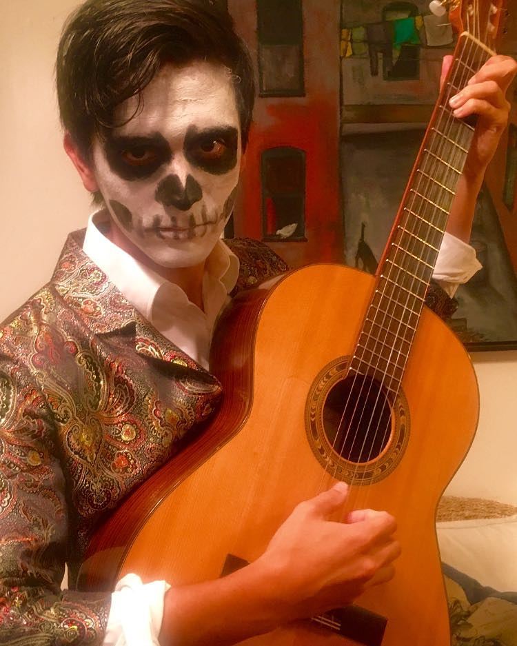 ApacheWilds's tweet photo. Fuck yeah our gig at @SilverlakeLnge was fuggin sweet! Here's a taste of michael's getup at the show. https://t.co/U9hTQD7bjF