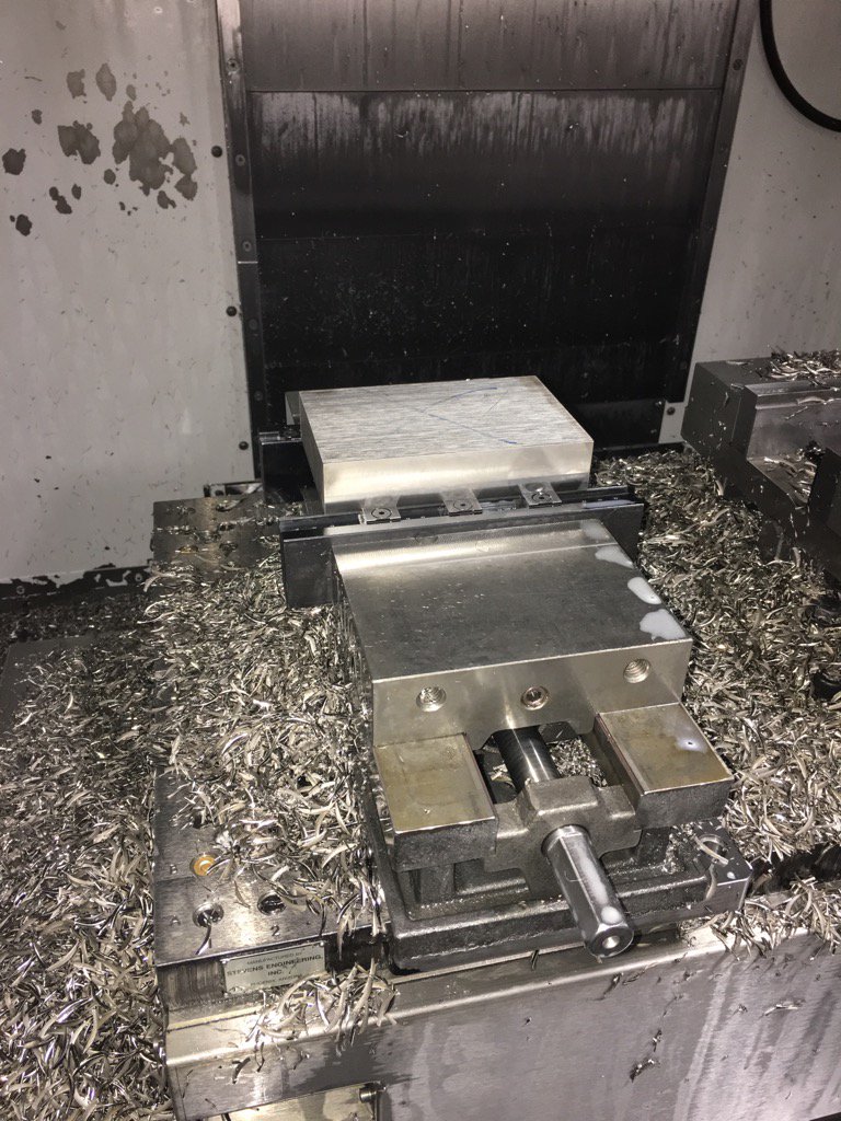 LMTOnsrudLP's tweet photo. Readying to make more chips - great day everyone! #mfg #cnc https://t.co/5mebuUuyB8