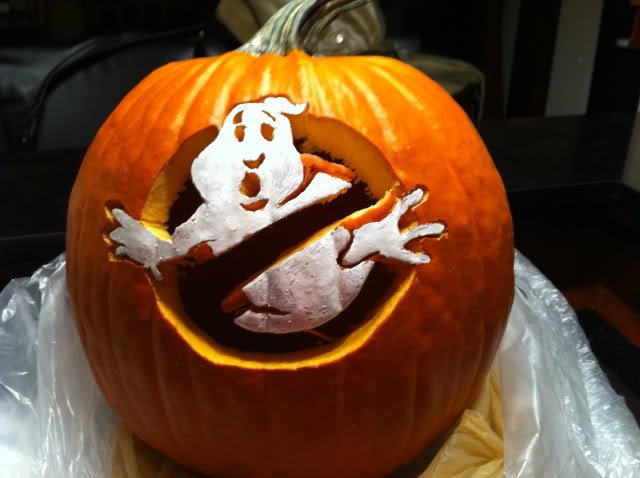 AdMoBID's tweet photo. REMINDER: Costume contest and Ghostbusters screening tonight at 6pm @ Kalorama Park. Prizes for best human and pet costumes #AdMoFrightNight https://t.co/N4udb8Mjo2