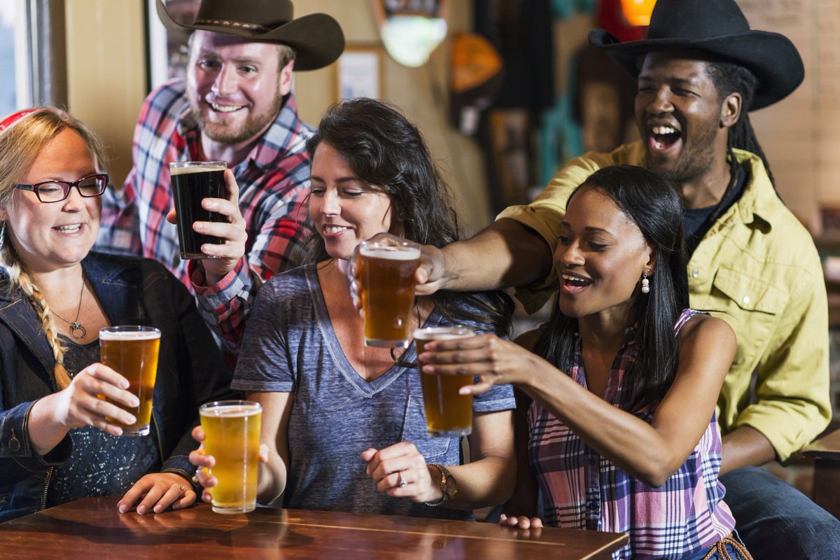 PlayPhotogame's tweet photo. Happy #AmericanBeerDay! 🍻 Fun #PlayPhoto Fact: Beer was once consumed hot and in ancient Egypt beer was traditionally brewed by women 💁 🍺 https://t.co/nQ2aqBgUsu