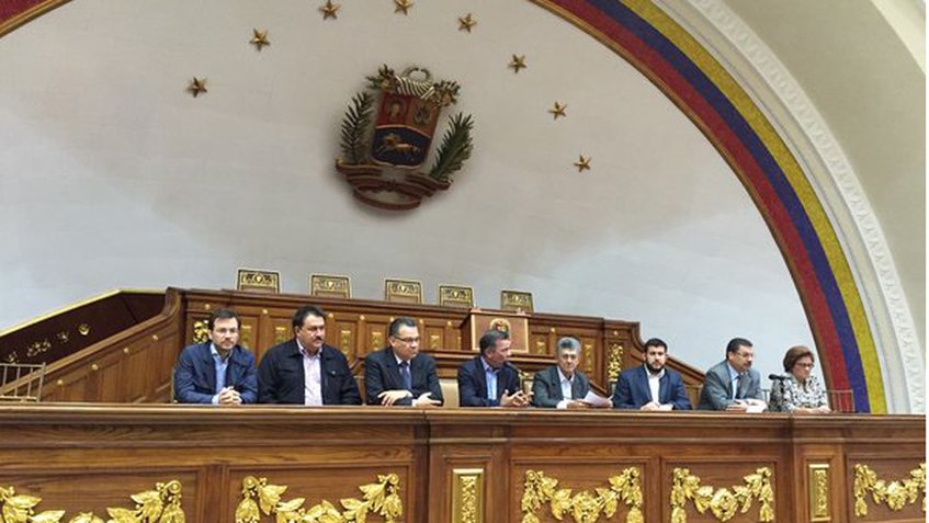 AN debatirá sobre defensa de la Constitución y rescate de la democracia goo.gl/4eXuPr