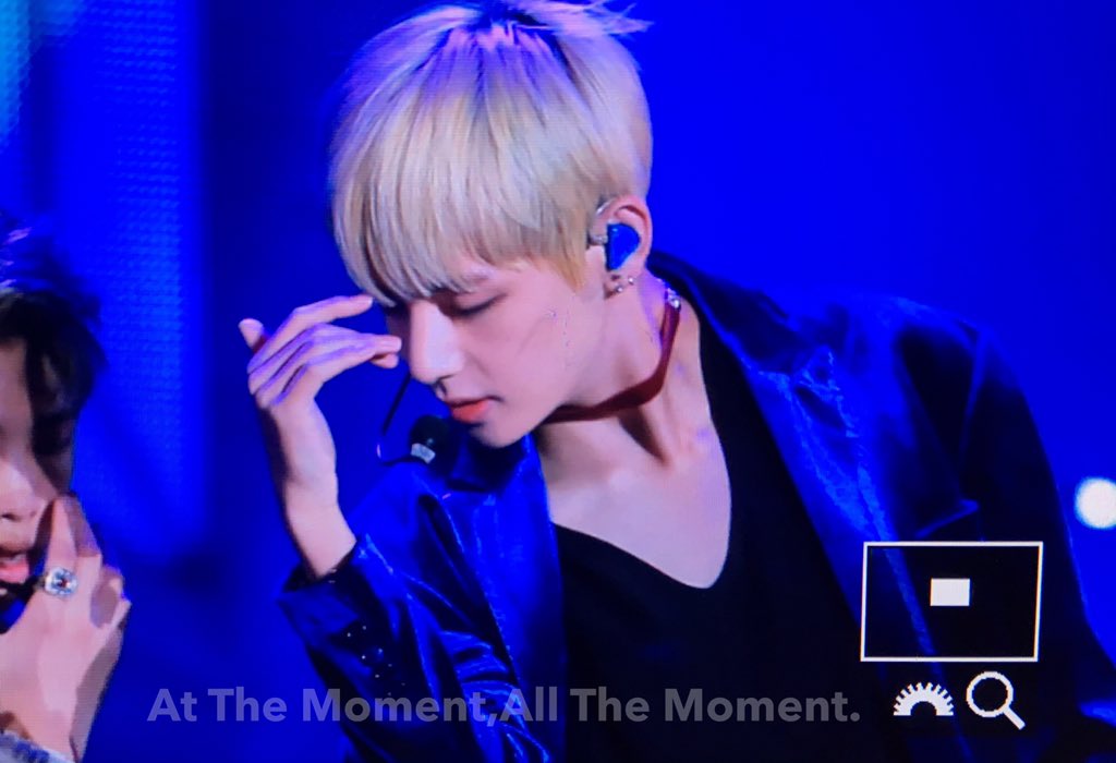 kimtaetaeV_V's tweet photo. 161027 #방탄소년단 #뷔 #태형 #하트❤️ @BTS_twt https://t.co/YbKlj2do73