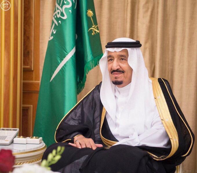 saudi_raiq's tweet photo. #بنات_المملكه_ضد_فتنه_الاسقاط
👇هذا سلمان بن عبدالعزيز آل سعود👇 
من يعتقد أنه يرضى على بنات المملكة 
أن يستغلهم أي ليبرالي فليصحح معلوماته.. https://t.co/OXJyO0OHbE