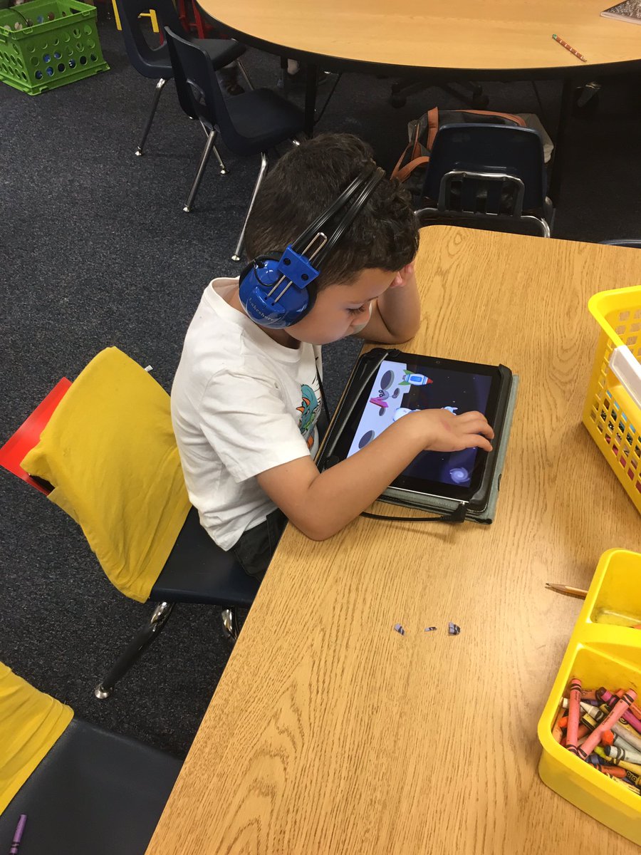 .@cowancoyotes using #tech to learn sounds and rhymes @AISD_Reinvent