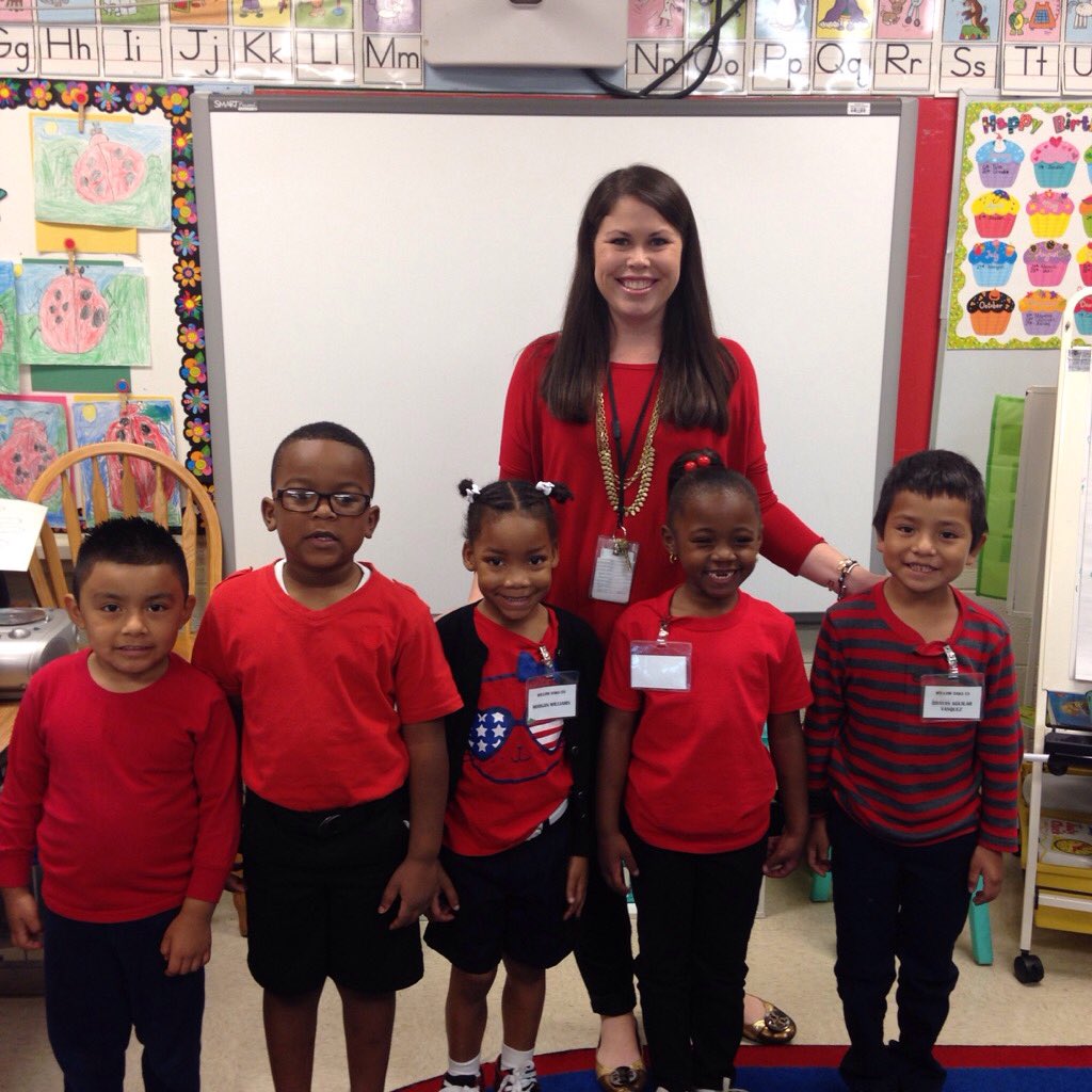 kdhammontree's tweet photo. We are proud to be drug free @Willow_OaksES! #redribbonweek @SCSK12Unified https://t.co/laoWWVvJTR