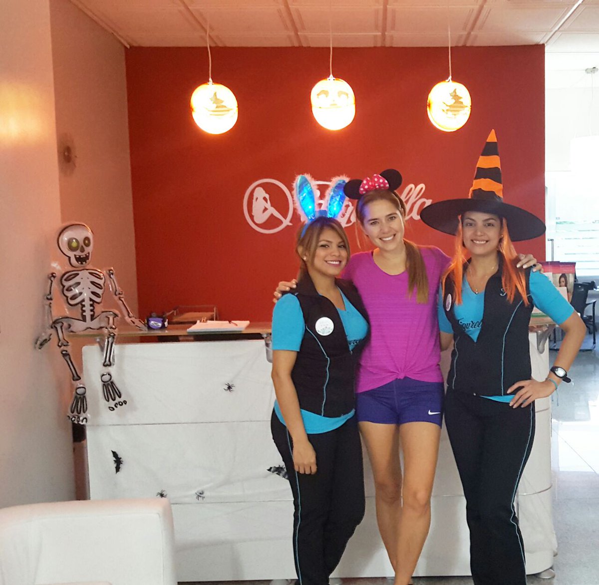 FigurellaPanama's tweet photo. Como por arte de magia #figurellafunciona #teamfigurella #halloween #FigurellaPanama https://t.co/uaq7SyNorI